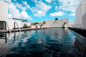 Chic Contemporary Condo in Trendy Residential Neighborhood IT304